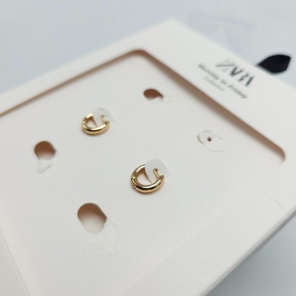 Zara Gold Tone Mini Hoop Earrings "Monday To Friday" Collection READ ME - Picture 3 of 5